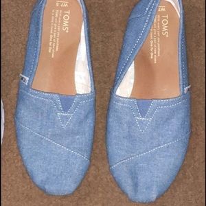 TOMS Chambray sz 7.5